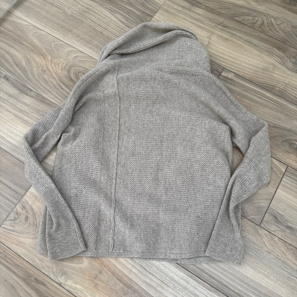 White + Warren Cashmere! - Picture 6 of 6